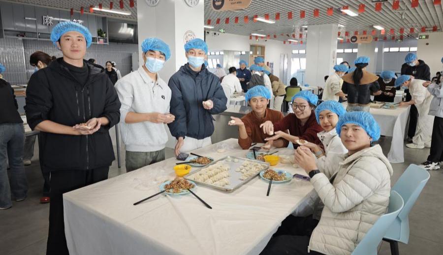 温暖冬至，团圆饺子——海洋所、海洋学院举办迎冬至包饺子活动 